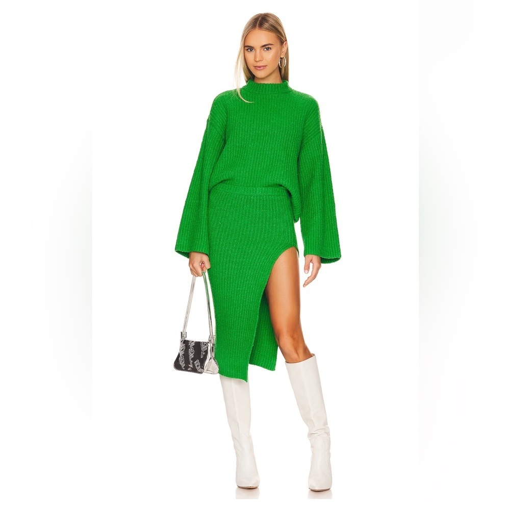💚 NWT//L'Academie Sachiye Oversized Vibrant Green Crewneck Sweater//Sz M💚 - Picture 4 of 5
